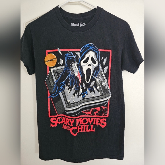 Like New Sm Scary Movie & Chill Ghostface T-shirt - Picture 1 of 2